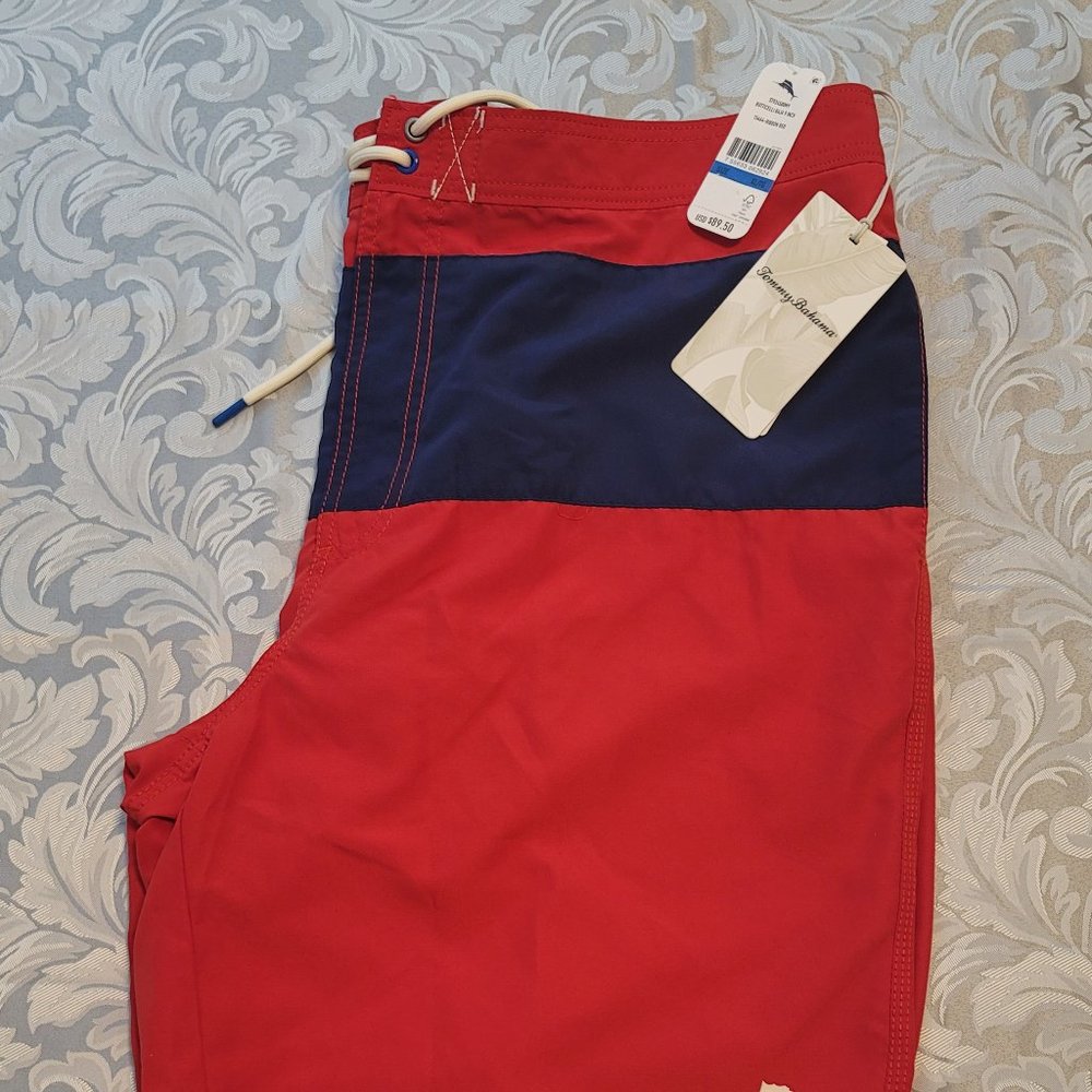 TOMMY BAHAMA MENS RIBBON RED SHORTS